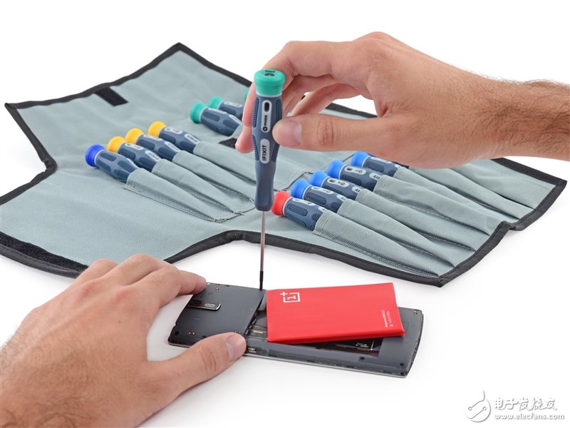 一加手機(jī)完全拆解：到處都是坑??！