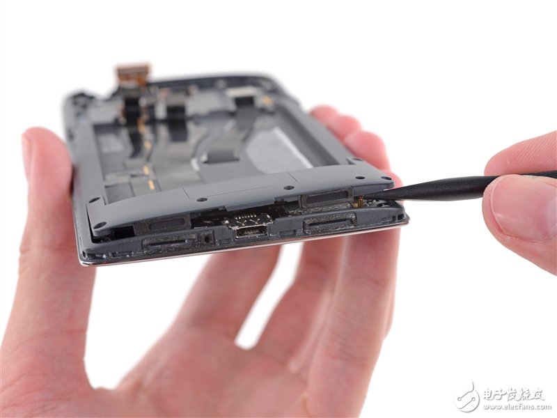 一加手機(jī)完全拆解：到處都是坑??！