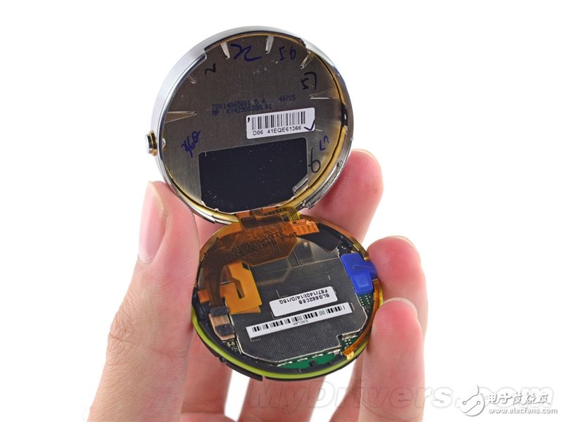 Moto 360暴力拆解：足以秒殺Apple Watch的智能手表？