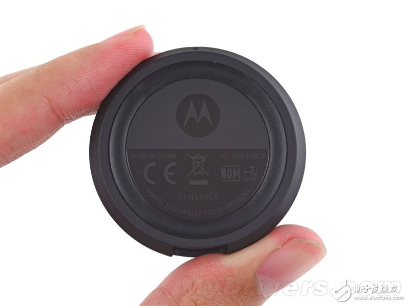 Moto 360暴力拆解：足以秒殺Apple Watch的智能手表？