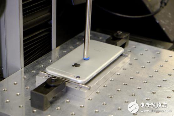 蘋果對外展示iPhone6測試工廠，測試過程堪稱嚴苛