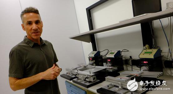 蘋果對外展示iPhone6測試工廠，測試過程堪稱嚴苛