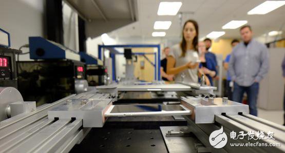 蘋果對外展示iPhone6測試工廠，測試過程堪稱嚴苛