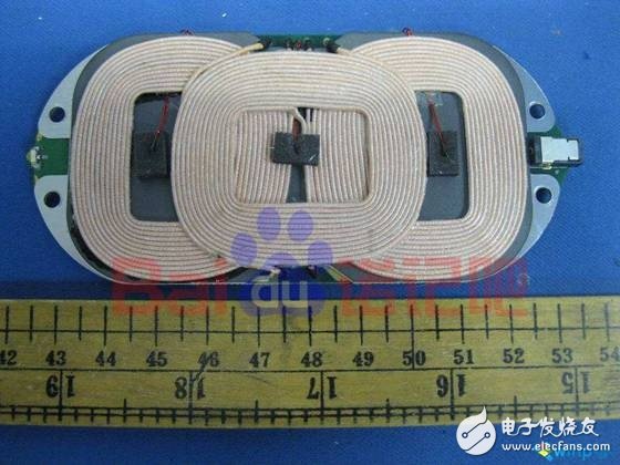 諾基亞Lumia 920無(wú)線充電底座DT-900拆解