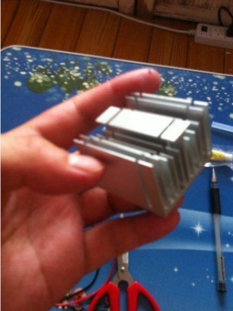 不愁沒冰箱！電子制冷DIY冰鎮(zhèn)冰壺