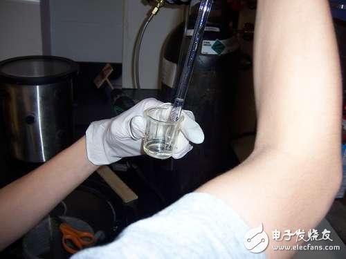 牛人教你制造超大號(hào)“賣萌”LED燈