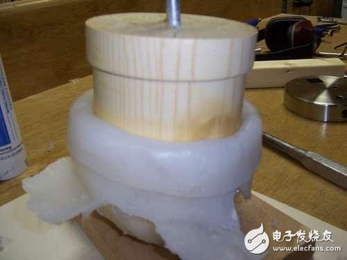 牛人教你制造超大號(hào)“賣萌”LED燈