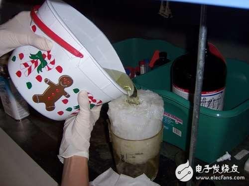 牛人教你制造超大號(hào)“賣萌”LED燈