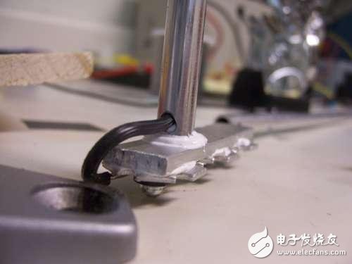 牛人教你制造超大號(hào)“賣萌”LED燈