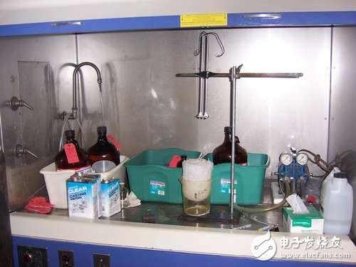 牛人教你制造超大號(hào)“賣萌”LED燈