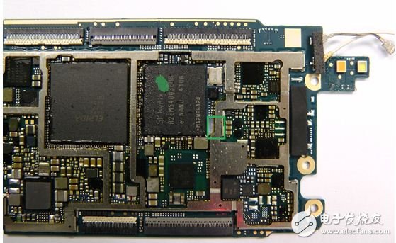 狂魔拆機：四款新智能手機內部結構曝光!