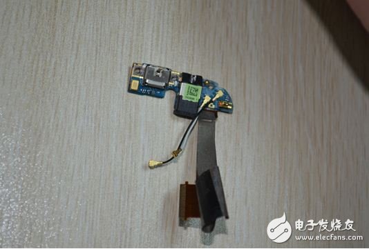 狂魔拆機：四款新智能手機內(nèi)部結(jié)構(gòu)曝光!