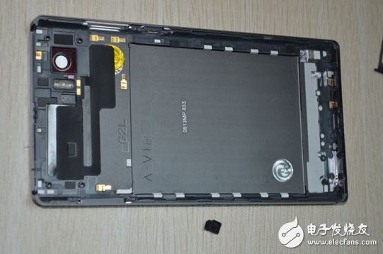 狂魔拆機：四款新智能手機內(nèi)部結(jié)構(gòu)曝光!