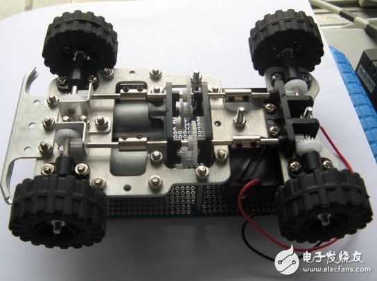 電賽展示：四輪越野型車體硬件設(shè)計(jì)曝光