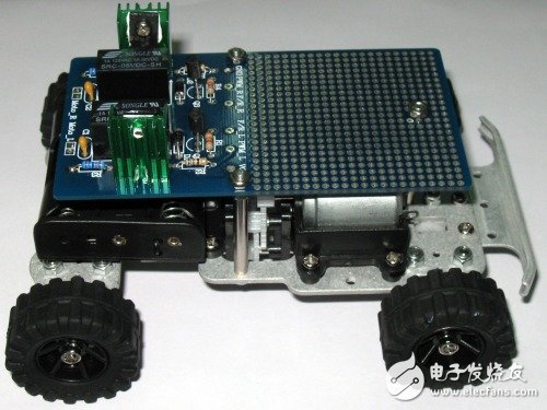 電賽展示：四輪越野型車體硬件設(shè)計曝光