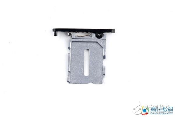 ***同款手機(jī)拆解！YotaPhone雙屏交互如何造？