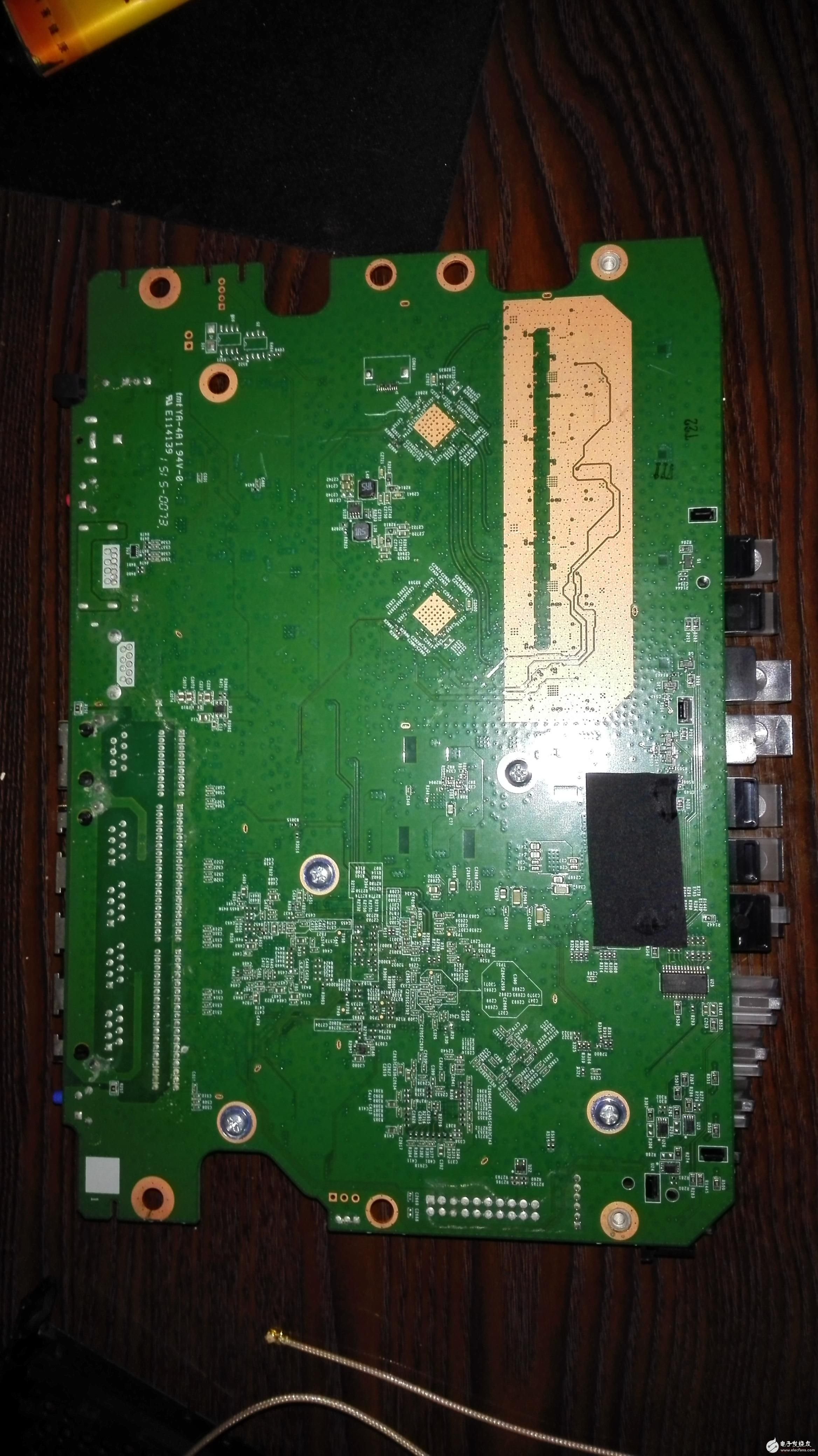 談工藝講情懷！一起來(lái)看WIFI路由器大拆解