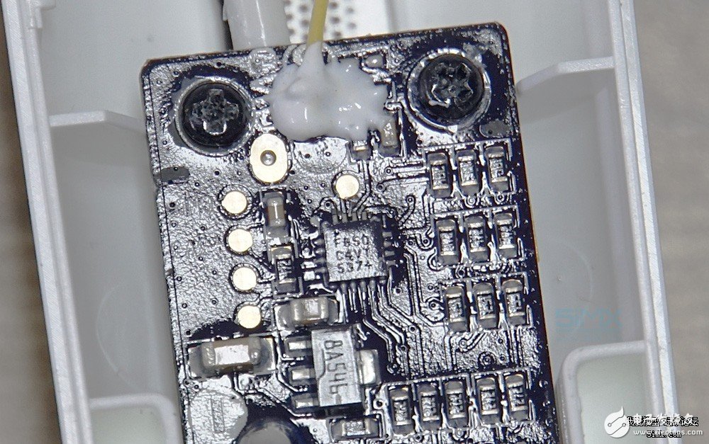 小米無人機對比精靈3s拆解 大疆“門徒”表現(xiàn)如何？