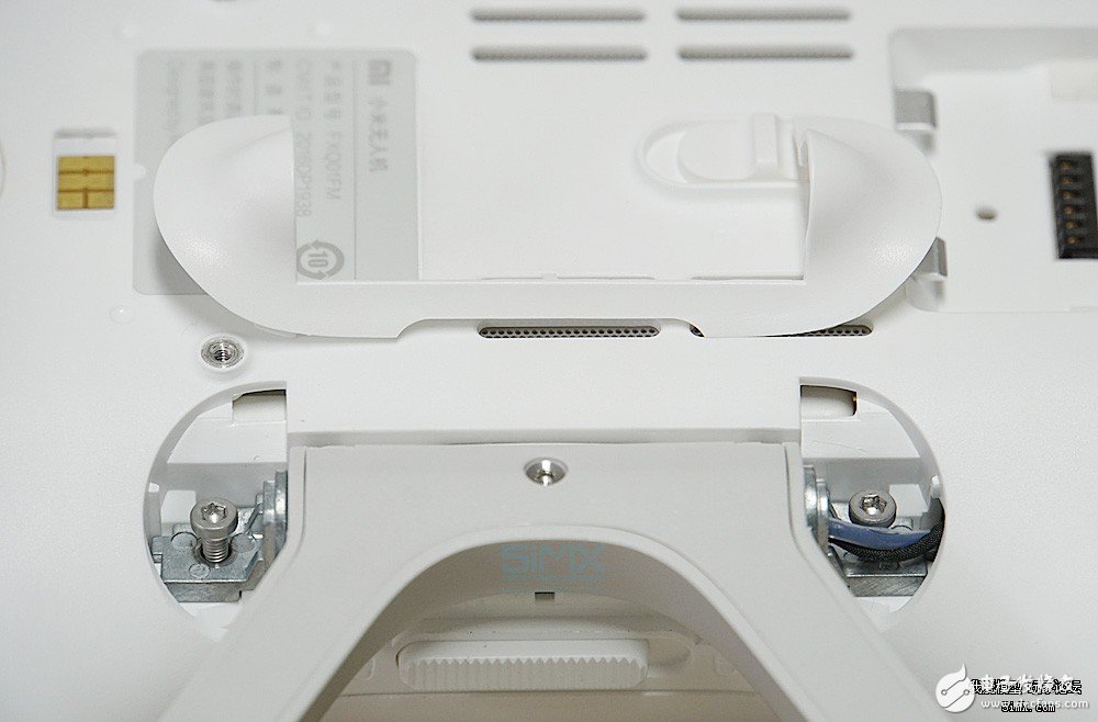 小米無人機對比精靈3s拆解 大疆“門徒”表現(xiàn)如何？