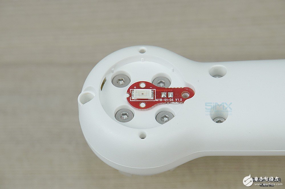 小米無人機對比精靈3s拆解 大疆“門徒”表現(xiàn)如何？