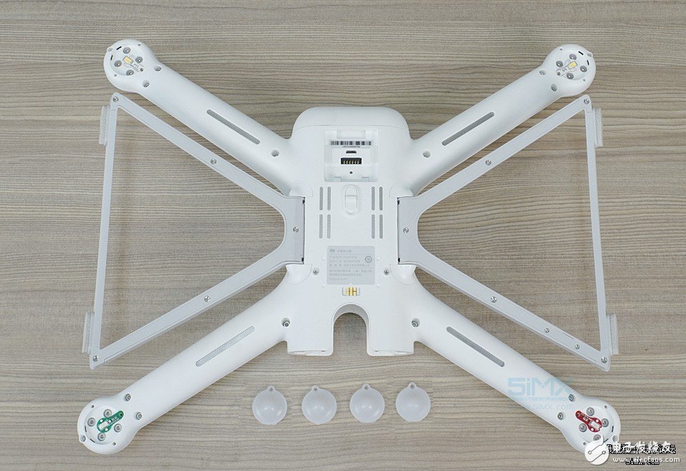 小米無人機對比精靈3s拆解 大疆“門徒”表現(xiàn)如何？