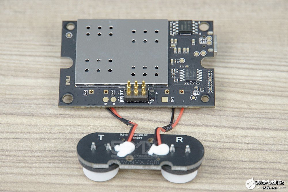 小米無人機對比精靈3s拆解 大疆“門徒”表現(xiàn)如何？