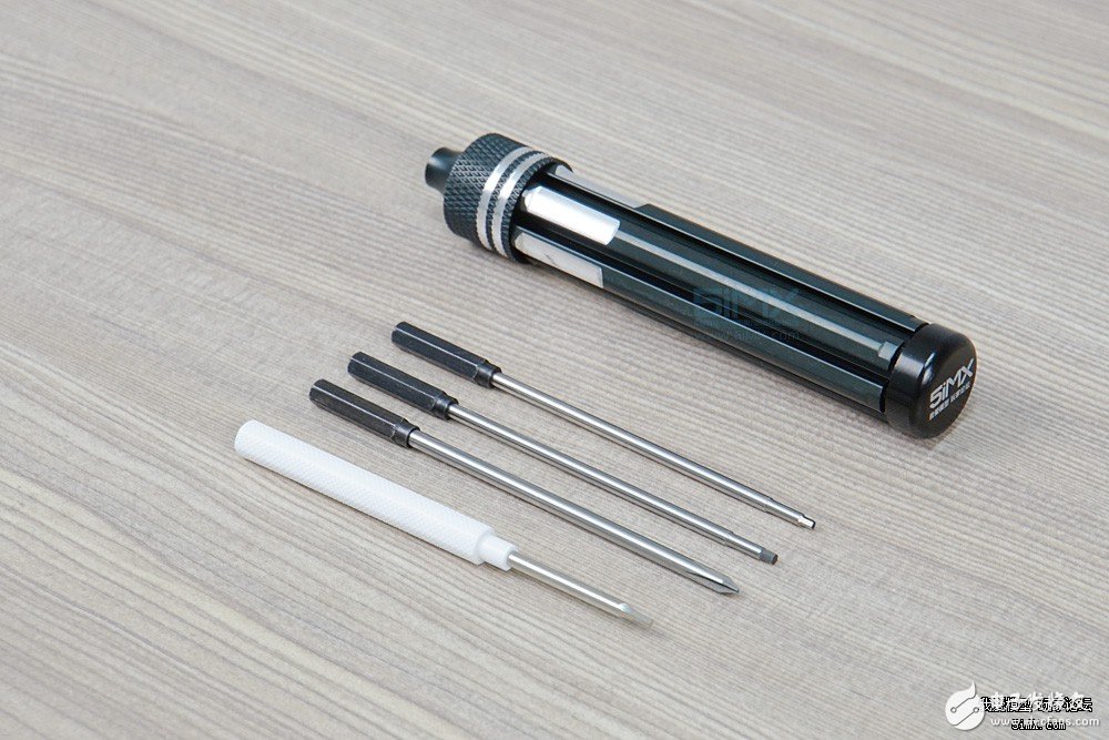 小米無人機對比精靈3s拆解 大疆“門徒”表現(xiàn)如何？