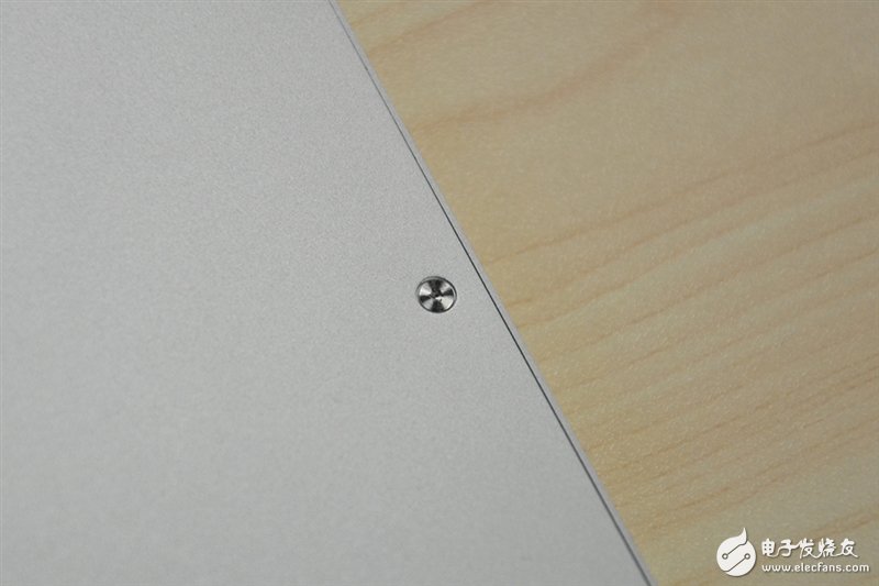 小米筆記本Air首發(fā)拆解：做工用料堪稱一流！