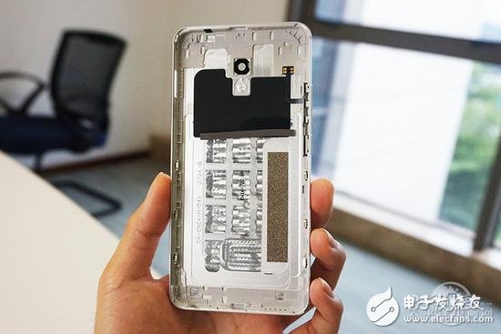 魅族魅藍(lán)E評(píng)測(cè)+拆解：這配置和做工賣1299元你咋看？