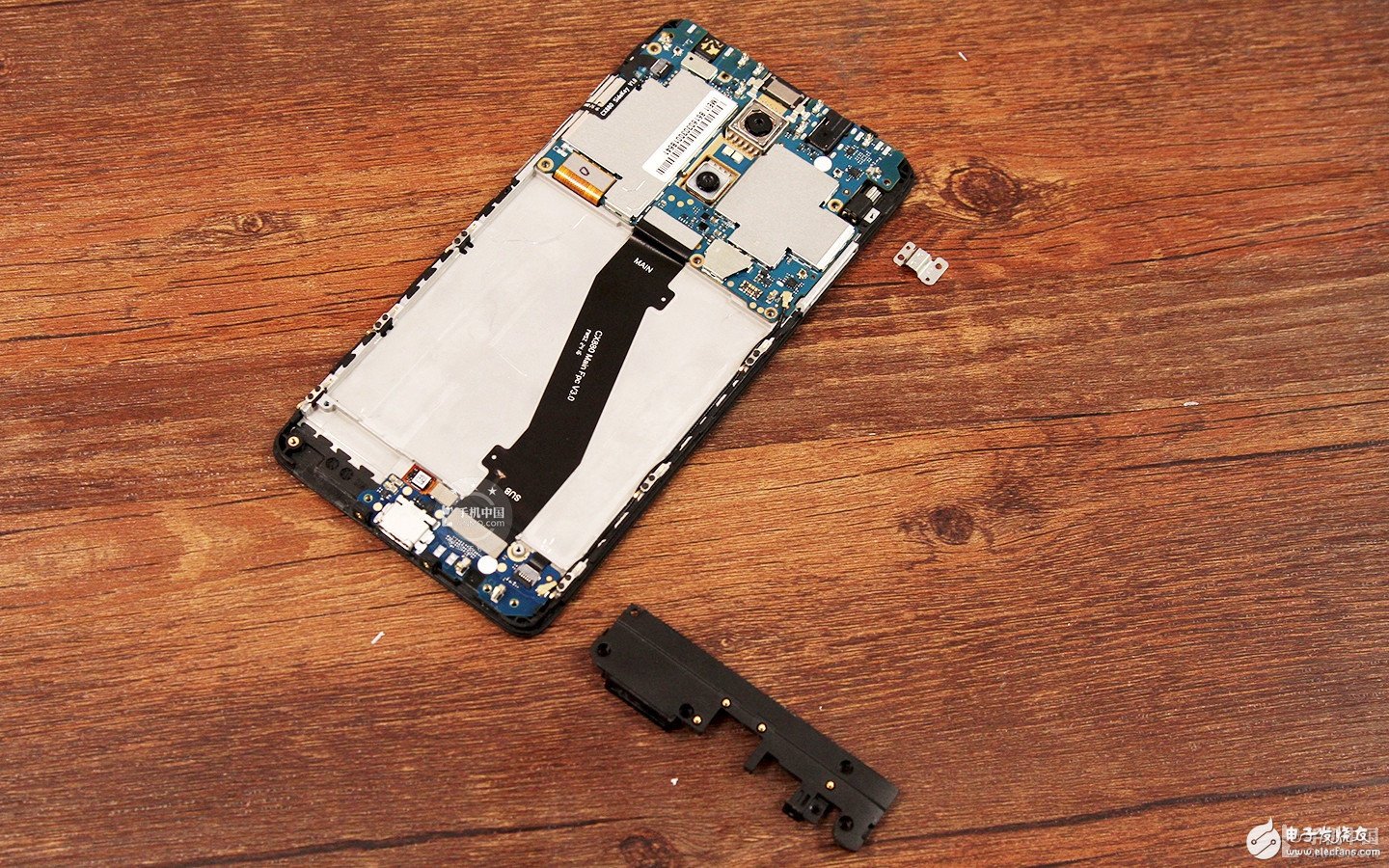 紅米Pro拆解：內(nèi)部做工是否夠“旗艦”？