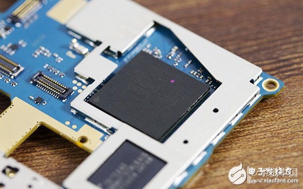 紅米Pro拆解：內(nèi)部做工是否夠“旗艦”？