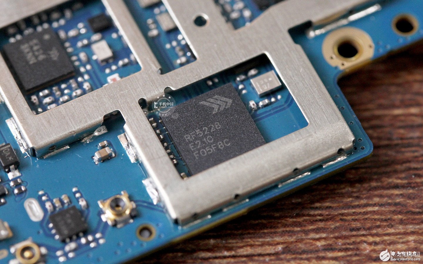 紅米Pro拆解：內(nèi)部做工是否夠“旗艦”？