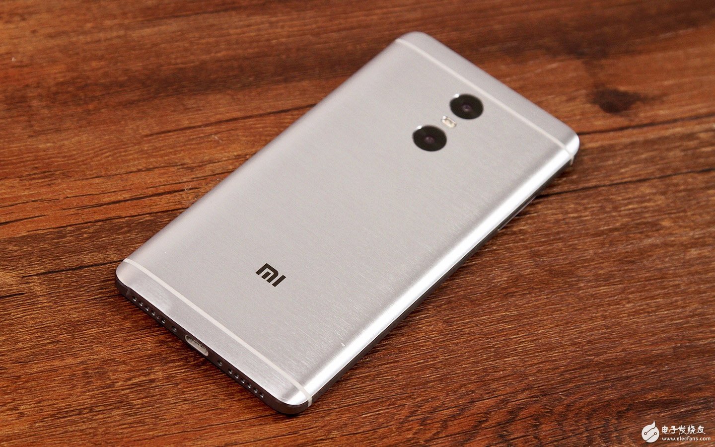 紅米Pro拆解：內(nèi)部做工是否夠“旗艦”？