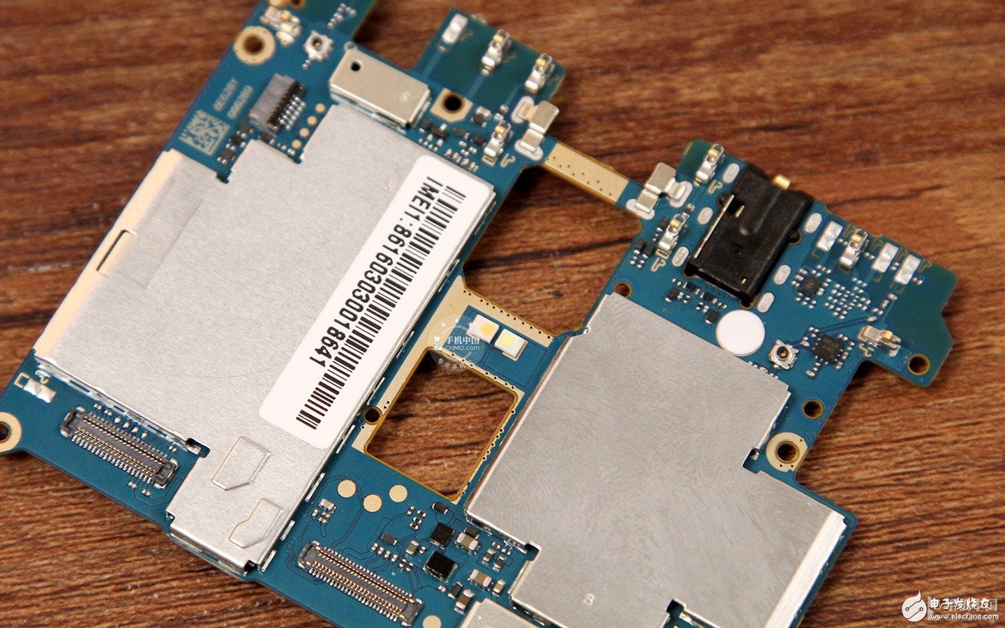 紅米Pro拆解：內(nèi)部做工是否夠“旗艦”？