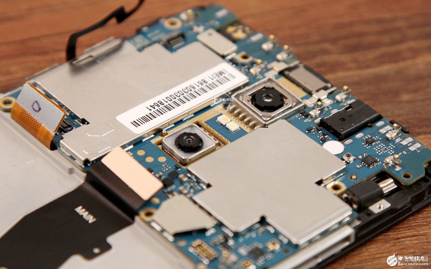 紅米Pro拆解：內(nèi)部做工是否夠“旗艦”？