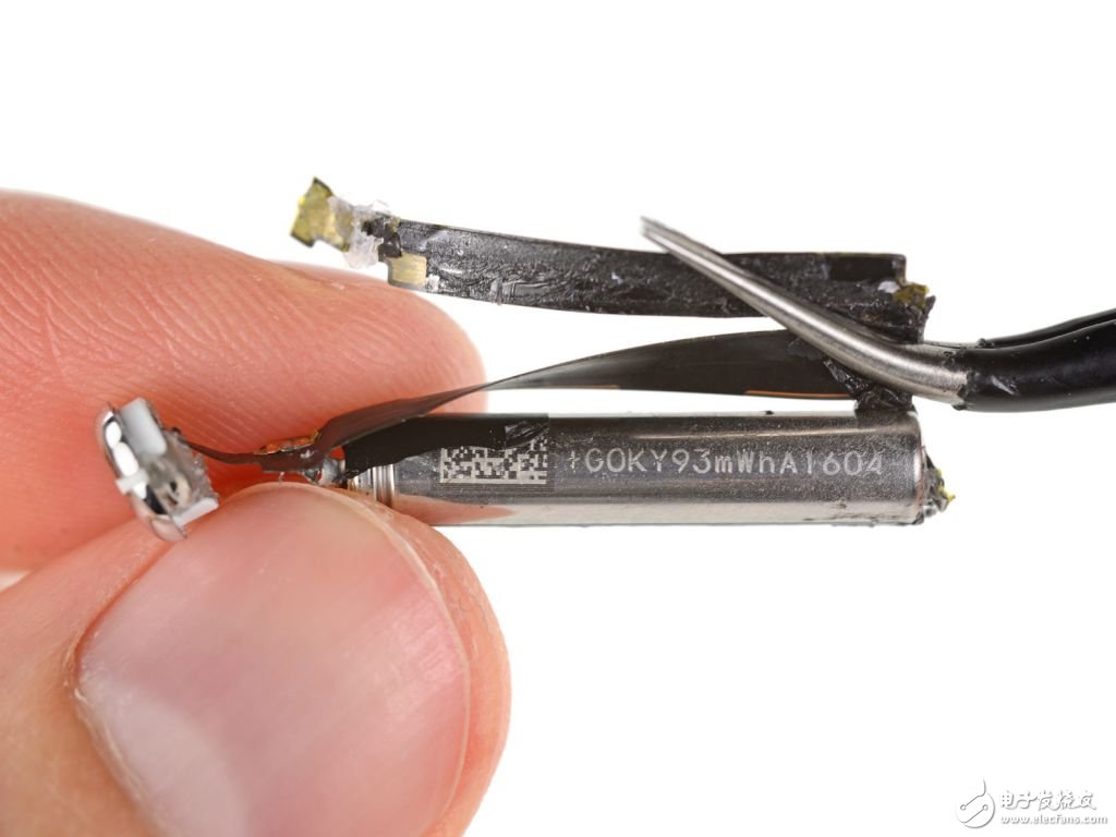 AirPods拆解評(píng)測(cè)：蘋(píng)果敢賣那么貴是有原因的