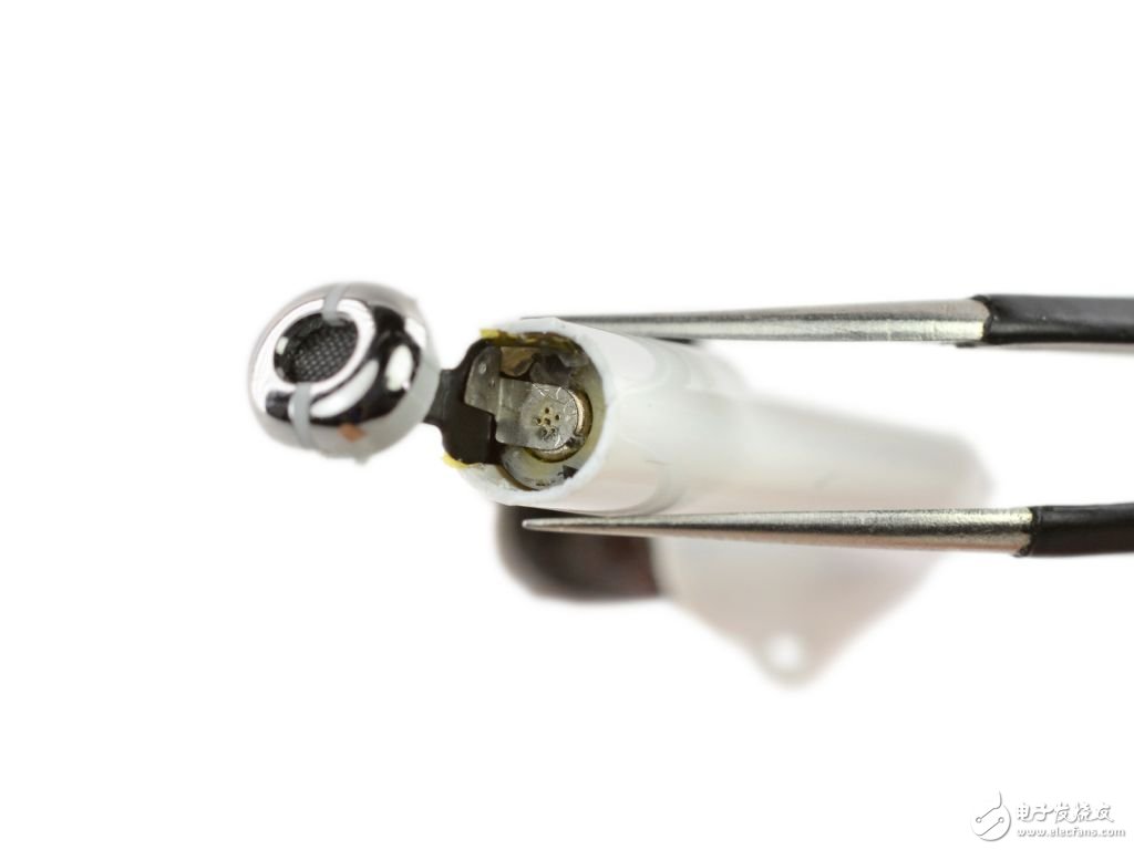 AirPods拆解評(píng)測(cè)：蘋(píng)果敢賣那么貴是有原因的