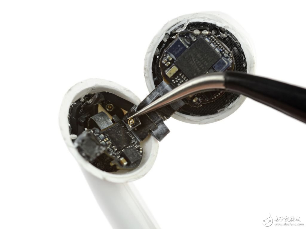AirPods拆解評(píng)測(cè)：蘋(píng)果敢賣那么貴是有原因的