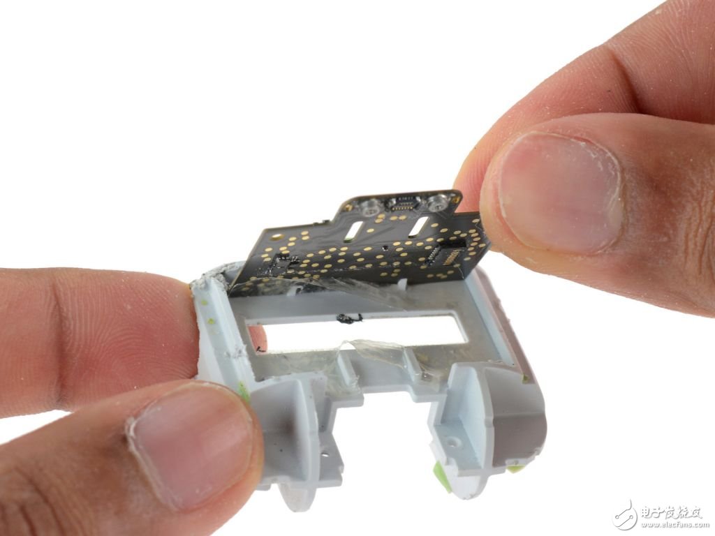 AirPods拆解評(píng)測(cè)：蘋(píng)果敢賣那么貴是有原因的