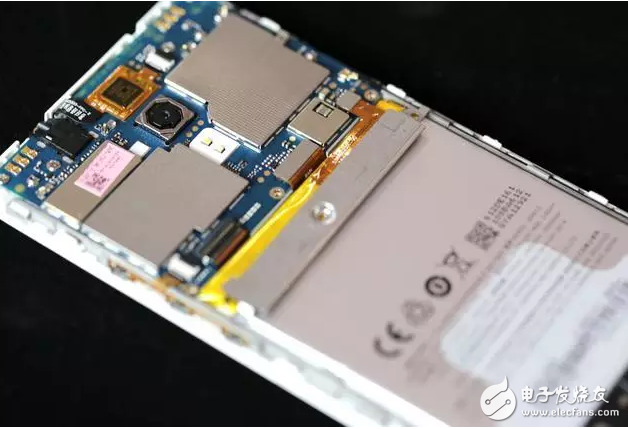 魅藍(lán)5s拆解：支持18W快充的小機(jī)身，竟然塞了這么大的東西！
