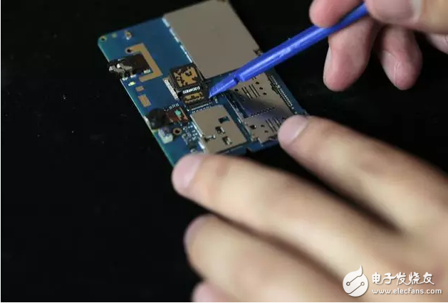 魅藍(lán)5s拆解：支持18W快充的小機(jī)身，竟然塞了這么大的東西！