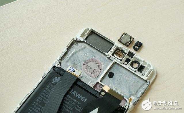 華為P10怎么樣？華為P10被我暴力拆解了，你能分辨哪臺是小米6嘛