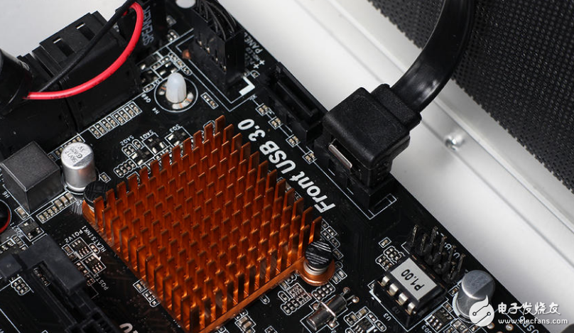 玩英雄聯(lián)盟用什么電腦好？2000元教你打造一臺LOL小鋼炮