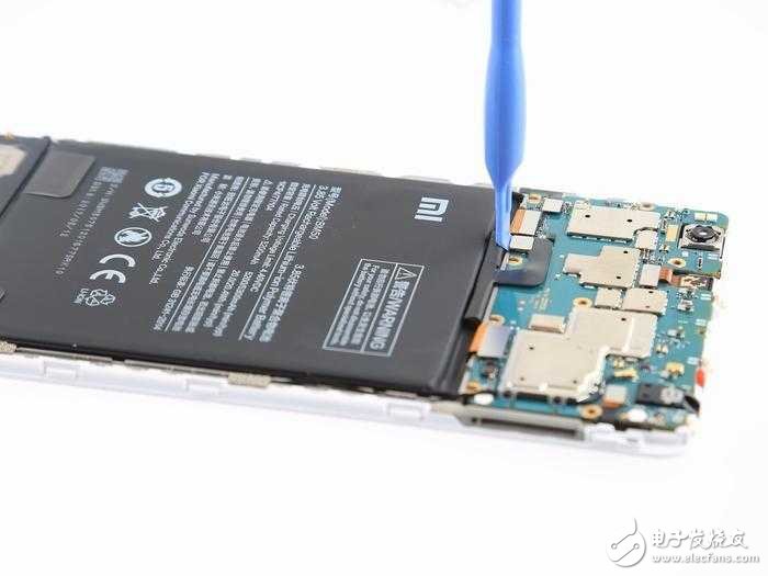 續(xù)航神機(jī)小米Max 2拆解,原來內(nèi)部這么簡單