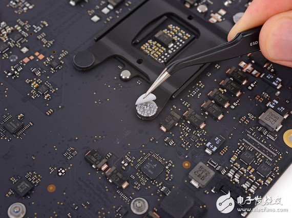 21.5寸4K iMac拆解大曝光，內(nèi)部芯片一覽！