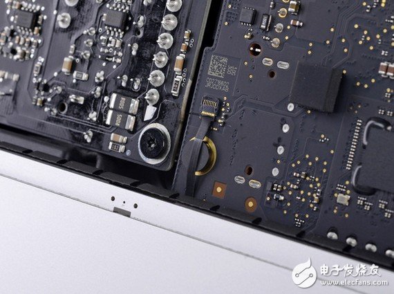 21.5寸4K iMac拆解大曝光，內(nèi)部芯片一覽！