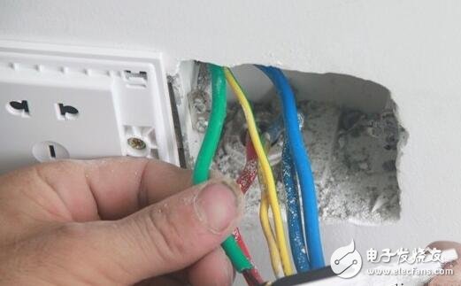 墻壁開(kāi)關(guān)怎么接線_墻壁開(kāi)關(guān)插座安裝圖解_燈單開(kāi)關(guān)接插座接線圖