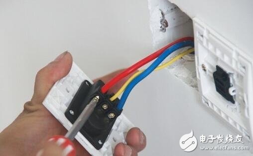 墻壁開(kāi)關(guān)怎么接線_墻壁開(kāi)關(guān)插座安裝圖解_燈單開(kāi)關(guān)接插座接線圖