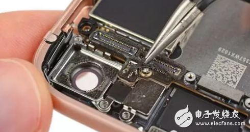 iphone8不止是感覺(jué)像iphone7，拆了機(jī)和蘋果7也是差不了多少，不怕果粉心寒嗎？