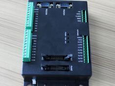 運(yùn)動(dòng)控制器